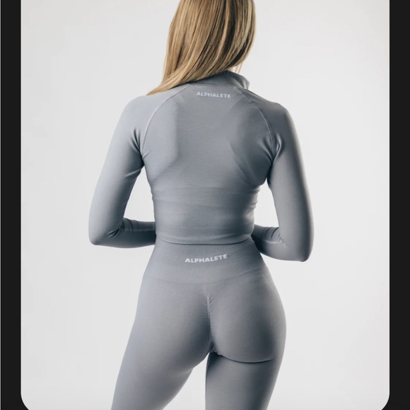 Alphalete amplify jacket - Picture 13 of 16